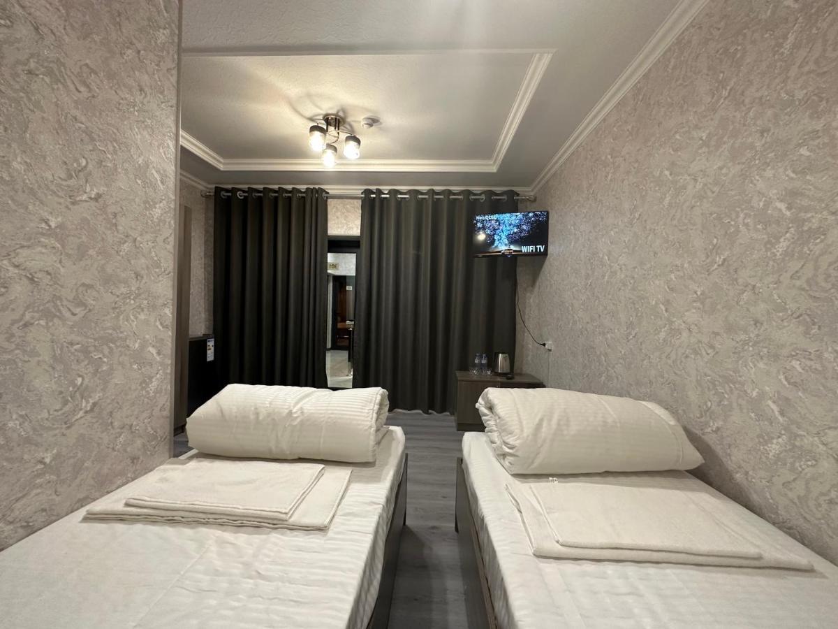 Byond Hotel & Hostel Tashkent Ngoại thất bức ảnh